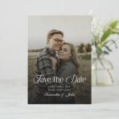 Moderne Chic Typografie Zwart en Wit Foto Save The Date (Staand voorkant)