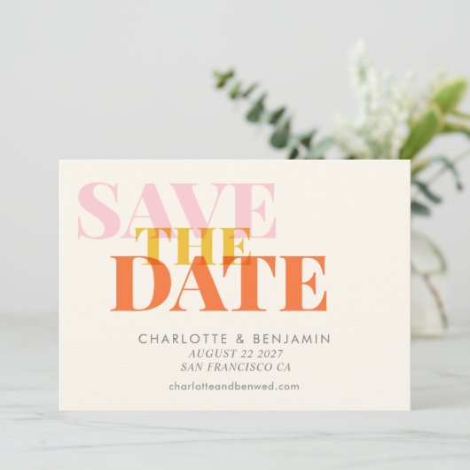 Moderne Chic Typography Art | zomergeel Save The Date (Staand voorkant)