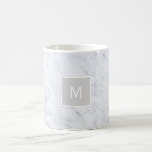 Moderne Chic White Marble Custom Monogram Koffiemok (Center)
