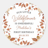 Moderne Chic Wilde Bloem Script 1e Verjaardag Meis Ronde Sticker (Voorkant)