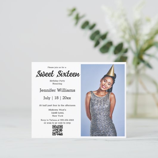 moderne chic zoete zestien qr code foto-uitnodigin (Staand voorkant)