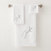 Moderne Chic Zwarte Naam Script Wit Bad Handdoek (Insitu)