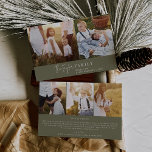 Moderne chique groene familie fotocollage nieuwsbr feestdagenkaart<br><div class="desc">Deze moderne chique groene familiefoto collage nieuwsbrief vakantiekaart is de perfecte stijlvolle vakantiegroet. Dit eenvoudige boho-ontwerp is voorzien van klassieke verfijnde kalligrafie in rustiek olijfgroen en wit. Personaliseer de kaart met 5 foto's (2 op de voorkant en 3 op de achterkant), uw familienaam, voornamen en jaar. Voeg een optioneel jaartal...</div>