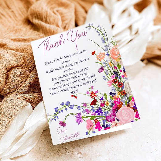 Moderne chique wilde bloemen script bruidsdouche bedankkaart