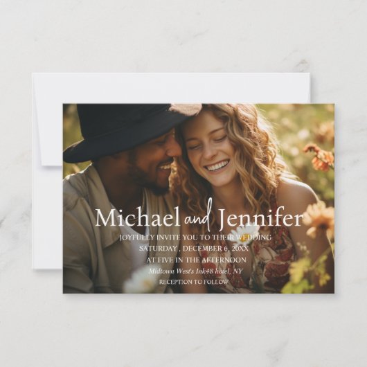 Moderne chique witte typografie trouwfoto kaart (Voorkant)