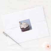 Moderne chocolade cupcakes, sprinkhaan, bevroren vierkante sticker (Envelop)