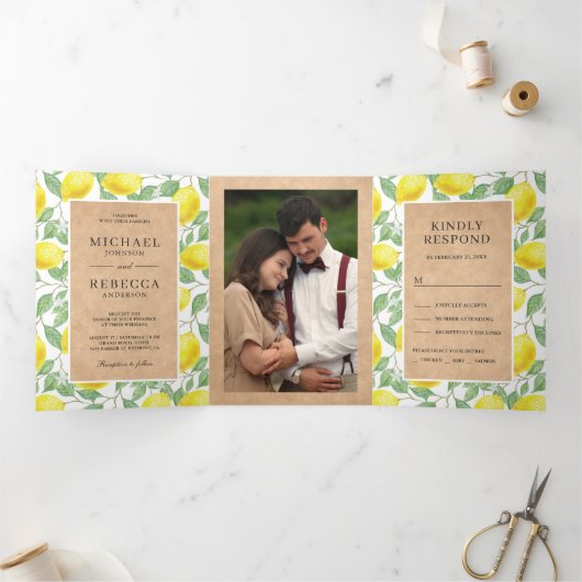 Moderne citroen boomgaard groen kraft bruiloft fot drieluik uitnodiging (Binnen)