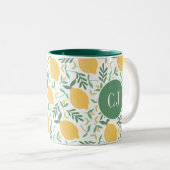 Moderne Citrus Geel Groene Bladeren Monogram Tweekleurige Koffiemok (Voorkant rechts)