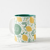 Moderne Citrus Geel Groene Bladeren Monogram Tweekleurige Koffiemok (Voorkant links)