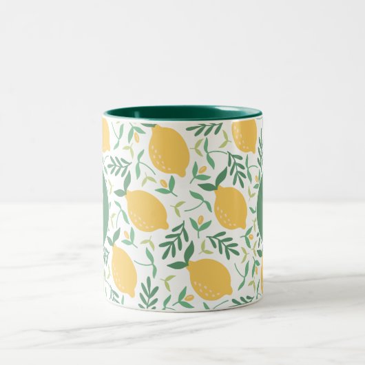 Moderne Citrus Geel Groene Bladeren Monogram Tweekleurige Koffiemok (Center)