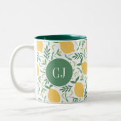 Moderne Citrus Geel Groene Bladeren Monogram Tweekleurige Koffiemok (Links)