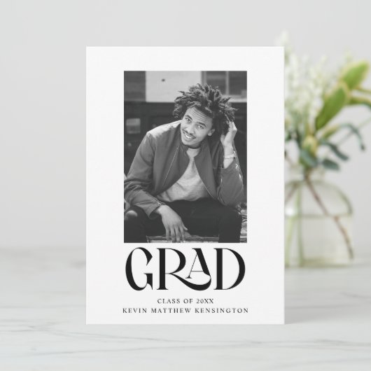 Moderne Classic Typography Afstuderen Foto Aankondiging (Staand voorkant)