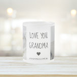 Moderne collage foto-liefde grootmoeder beste cade matglas koffiemok<br><div class="desc">Een moderne collage foto van jou en je oma kan het perfecte geschenk zijn om haar te shows hoeveel je van haar houdt en waarderen. Dit unieke en doordachte geschenk is een geweldige manier om je speciale herinneringen samen te bewaren en een prachtig kunstwerk te creëer dat ze thuis kan...</div>