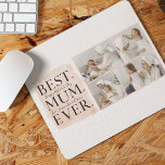 Moderne Collage Foto Roze Happy Mothers Day Muismat<br><div class="desc">Dit moderne collage fotoproduct is het perfecte cadeau om je moeder te vieren op Moederdag. Het roze kleurenschema voegt een aanraking van vrouwelijkheid en elegantie aan het stuk toe, die het een geweldige toevoeging aan om het even welke ruimte in haar huis maken. De collage wordt zorgvuldig gemaakt gebruikend een...</div>