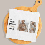 Moderne collage foto's en Happy Fathers Day Gift Theedoek<br><div class="desc">Vaderdag is een bijzondere gelegenheid die gevierd wordt om vaders en vaderfiguren te eren voor hun bijdragen aan hun familie en de samenleving. Het kiezen van het perfecte geschenk voor Vaderdag kan een uitdagende opgave zijn,  maar een doordacht en oprecht geschenk kan een blijvende indruk maken.</div>