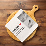 Moderne collage foto's & tekst rood hart moedercad theedoek<br><div class="desc">De moderne collage foto en sms-roodhardegave is een prachtig en uniek cadeau dat elke moeder graag zou ontvangen. Dit geschenk is een gepersonaliseerd kunstwerk dat favoriete foto's en levendige boodschappen combineert met creëer een één-van-een-aardig keepname. Het moderne ontwerp van de collage is zeker een aanvulling op elke home decor-stijl, en...</div>