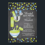 Moderne Confetti Kitchen Bridal Shower-uitnodiging Kaart<br><div class="desc">Moderne voorraad de keukenbridale doucheuitnodiging met een retro-groene rolpin,  mengkom,  spatel,  pizzabcutter,  whisky,  plantenschilder en maatlepels op een hedendaagse achtergrond van het krijtbord met een retrogroen,  blauw en zwart puntenconfetti.  Bezoek onze winkel om deze uitnodiging te uitzichten in allerlei populaire trouwdoucheruimten.</div>