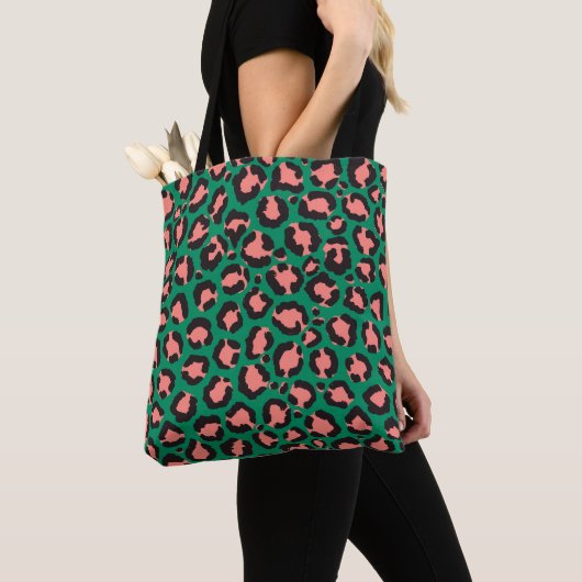 Moderne Coral Pink Black Green Leopard Animal Prin Tote Bag (Dichtbij)