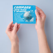 Moderne, creatieve luchtbellenauto flyer (Hand)