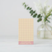 Moderne Crème & Roze Geruit Patroon QR Code Visitekaartje (Staand voorkant)