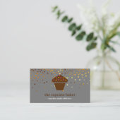 Moderne cupcake Logo Bakery Chef Catering Confetti Visitekaartje (Staand voorkant)