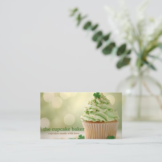 Moderne cupcake Logo Bakery Chef Catering Confetti Visitekaartje (Staand voorkant)