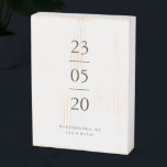 Moderne dag dat we elkaar ontmoetten De dag waarop Houten Kist Print<br><div class="desc">Modern minimal: de dag dat we elkaar ontmoetten. Elegant serif typografie in houtskool die een belangrijke dag in je leven samen vieren, of het nu je trouwdag, verloving of de dag is die je ontmoette. Het roestachtige houten doosje zorgt ervoor dat je een warme boerderijstijl voelt. Pas aan met uw...</div>