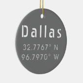 Moderne Dallas Latitude en Lengtegraad Keramisch Ornament (Rechts)