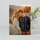 Moderne Datum in ECHTE FOLIE Sla de datum op Uitnodiging (Staand Voorkant)