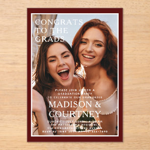 Moderne Deep Red Gingham fotoafstudeerfeest Acryl Uitnodigingen