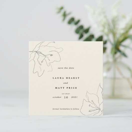Moderne delicate eierschalen bloemig save the date (Staand voorkant)