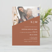 Moderne diagonaal | Terracotta foto bruiloft Kaart (Staand voorkant)