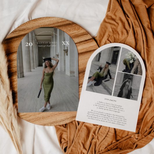 Moderne diploma-uitnodiging met boogframe kaart