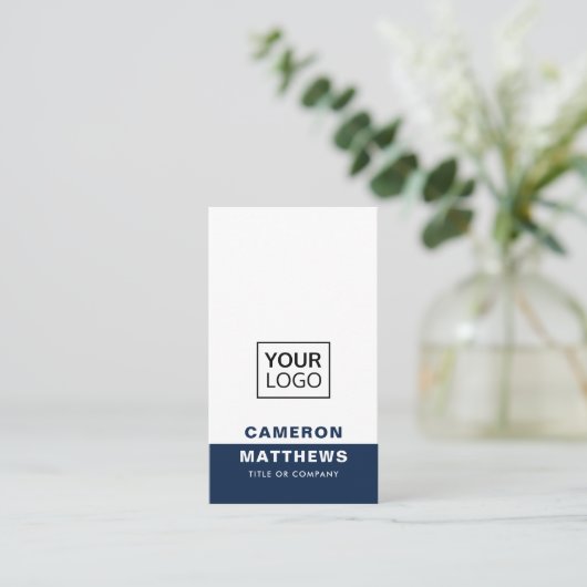 Moderne donkerblauw wit voegt logo sociale media-p visitekaartje (Staand voorkant)