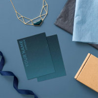 Moderne, donkerblauwe ketting-weergavekaart