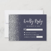 Moderne donkerblauwe zilveren glinster rand script RSVP kaartje (Voorkant)