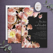Moderne donkere Moody Blush Pink Script Floral Wed Kaart