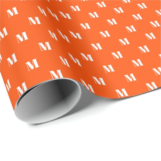 Moderne donkere oranje initiaal monogram op maat cadeaupapier (Rol Hoek)