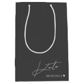 Moderne donkergrijze bruidsmeisje-aanzoekcadeautas medium cadeauzakje (Voorkant)