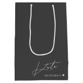 Moderne donkergrijze bruidsmeisje-aanzoekcadeautas medium cadeauzakje (Achterkant)