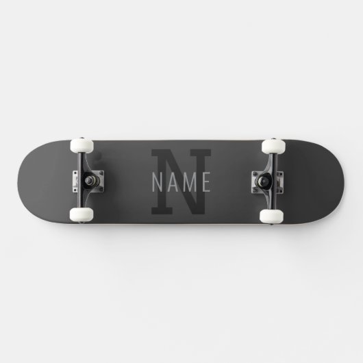 Moderne donkergrijze monogram naam (of andere teks persoonlijk skateboard (Horizontaal)