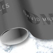 Moderne donkergrijze & zwarte bewerkbare naam & mo cadeaupapier