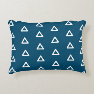 Moderne Driehoekpatroon Kustblauw Witte Lendekusse Accent Kussen