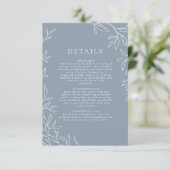 Moderne Dusty Blue Minimal Leafy Wedding Details Kaart (Staand voorkant)