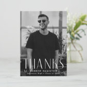 Moderne eenvoud Foto-Afstuderen Bedankkaart (Staand voorkant)