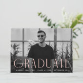 Moderne Eenvoudig Blush Photo Graduation Party Kaart (Staand voorkant)