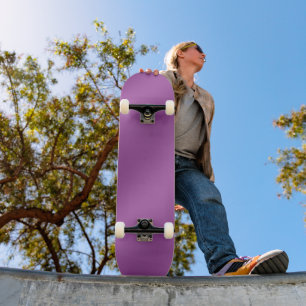 Moderne, eenvoudig stevige paarse gradiëntgolven persoonlijk skateboard