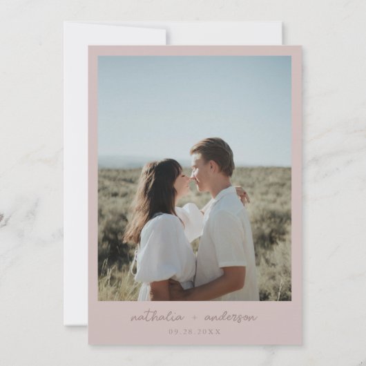 Moderne Eenvoudige Blush Script Foto QR Code Bruil Kaart (Achterkant)