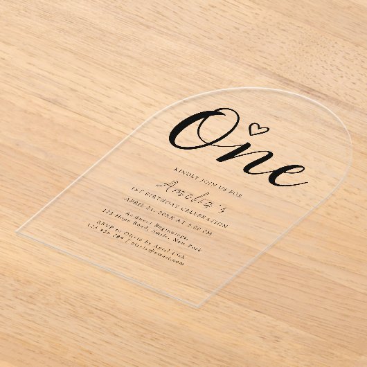 Moderne Eenvoudige Boho Hart Eerste Verjaardag Acryl Uitnodigingen (Laagn)