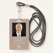 Moderne Eenvoudige Bruine Bedrijfsfoto-ID Badge (Voorkant met draagriem)